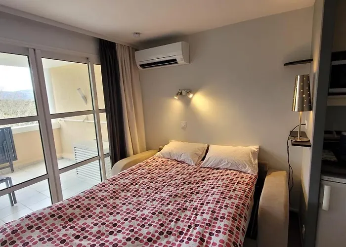 La Perle Blanche Apartment *